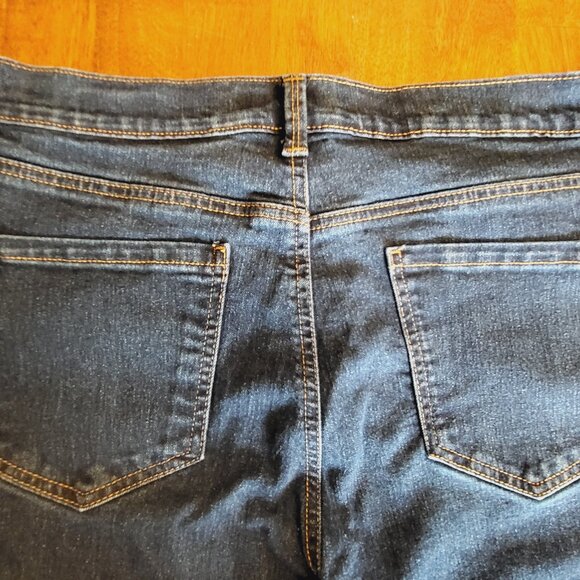 Gloria Vanderbilt ~ Size 16 ~ “Amanda” Style ~ Excellent Condition - Picture 3 of 5